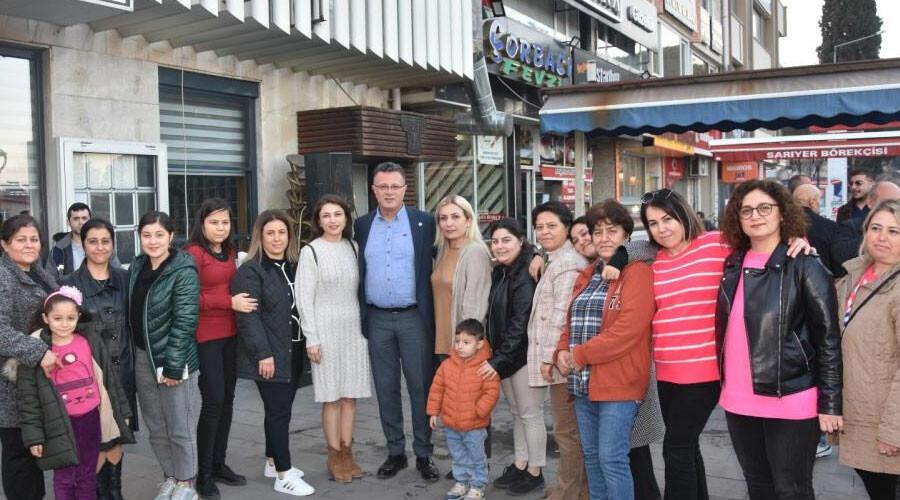 Alaşehir’de 8 Mart jesti: Kadınlar izin yaptı, erkekler çalıştı Alaşehir’de 8 Mart jesti: Kadınlar izin yaptı, erkekler çalıştı