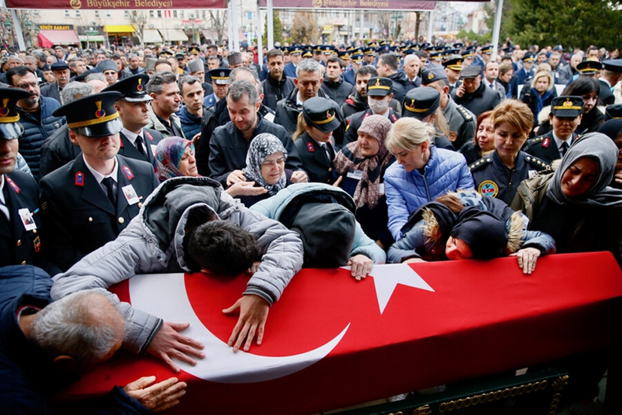 Şehit Albay Oğuzhan Adalıoğlu'na memleketinde son görev Şehit Albay Oğuzhan Adalıoğlu'na memleketinde son görev