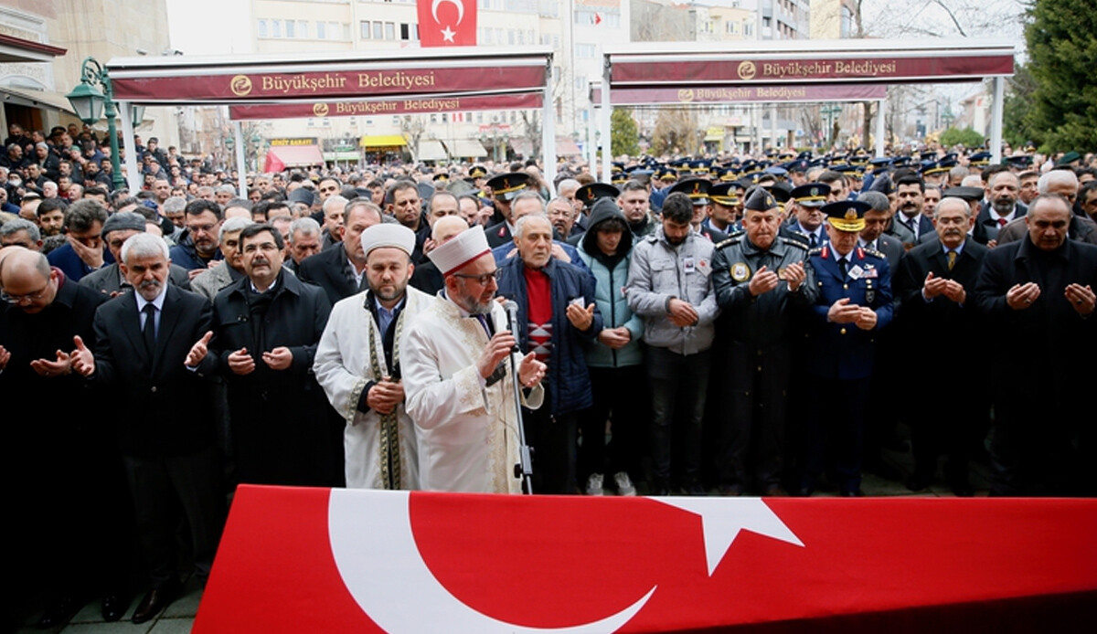 Şehit Albay Oğuzhan Adalıoğlu&#039;na memleketinde son görev