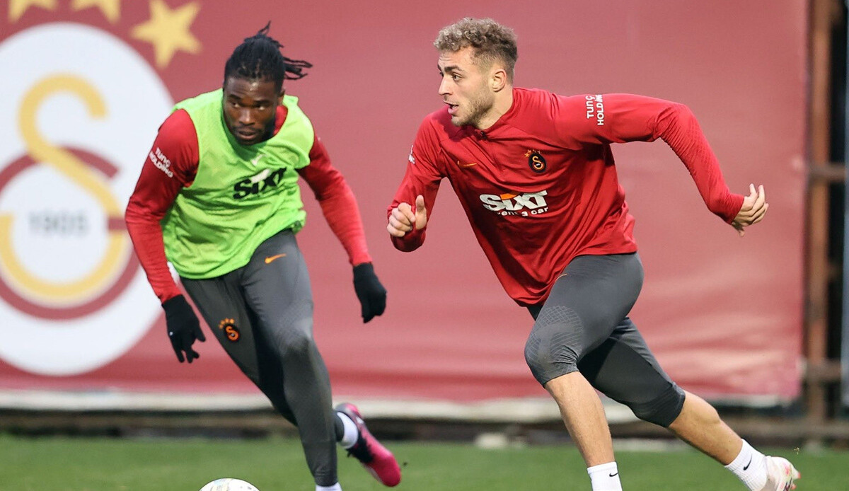 Galatasaray'da tatlı yarış: Forma aslanın ağzında Galatasaray'da tatlı yarış: Forma aslanın ağzında