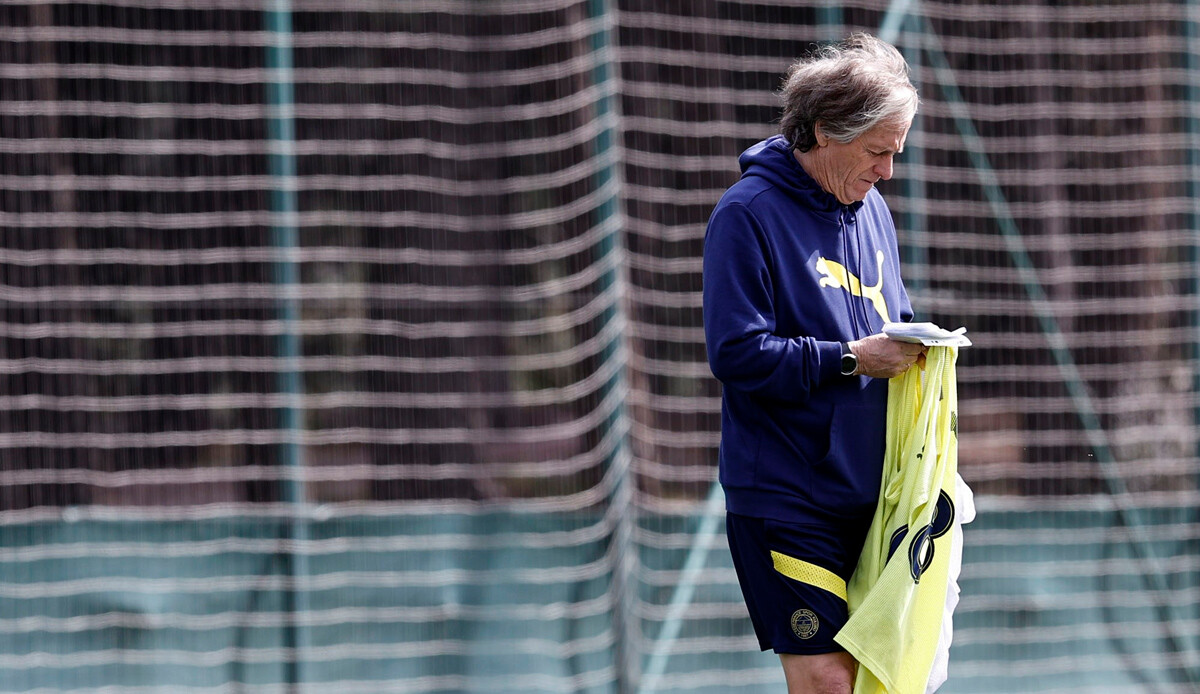 Jorge Jesus: İlk dört play-off oynasın Jorge Jesus: İlk dört play-off oynasın