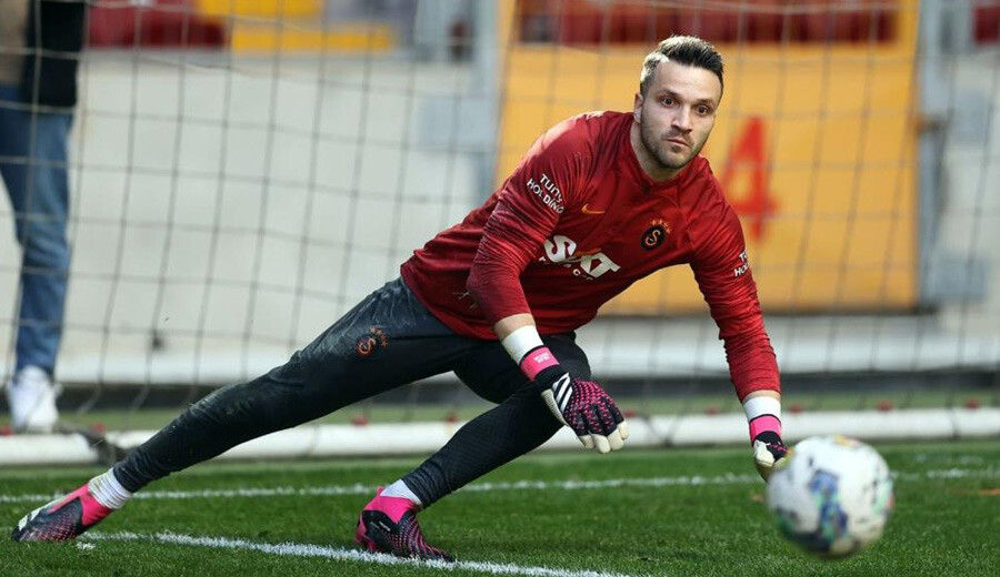 Muslera döndü ama Galatasaray - Kasımpaşa maçında kale Okan Kocuk'a emanet Muslera döndü ama Galatasaray - Kasımpaşa maçında kale Okan Kocuk'a emanet