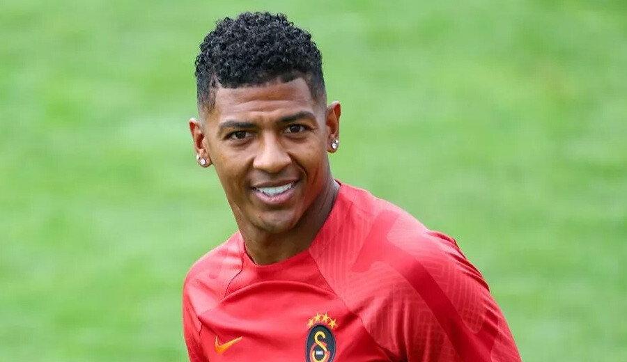 Patrick van Aanholt resmen PSV'de! Galatasaray'da gözden düşmüştü... Patrick van Aanholt resmen PSV'de! Galatasaray'da gözden düşmüştü...