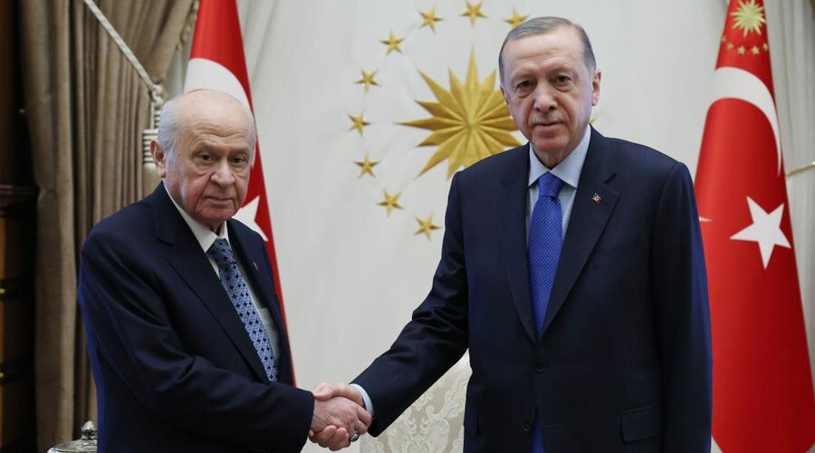 Cumhurbaşkanı Erdoğan ve Bahçeli arasında 'seçim' zirvesi Cumhurbaşkanı Erdoğan ve Bahçeli arasında 'seçim' zirvesi