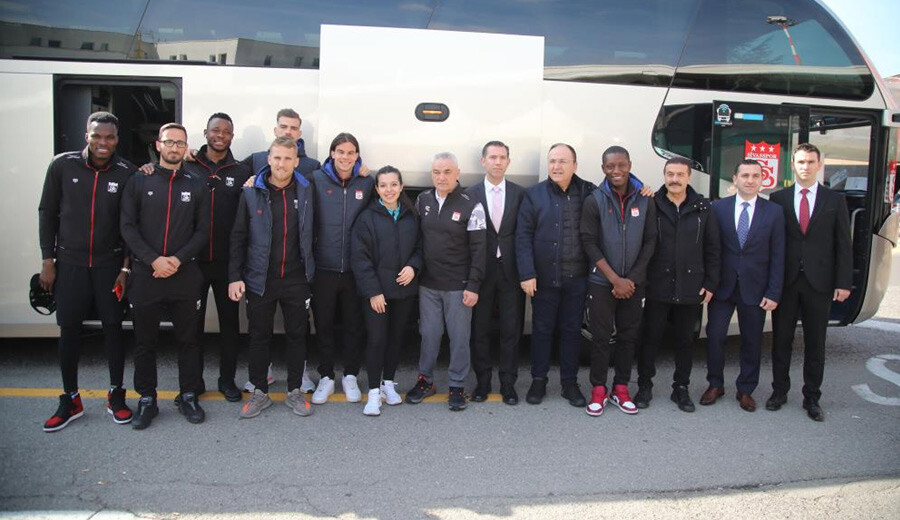 Rıza Çalımbay'dan İtalyan gazetecinin  Rıza Çalımbay'dan İtalyan gazetecinin
