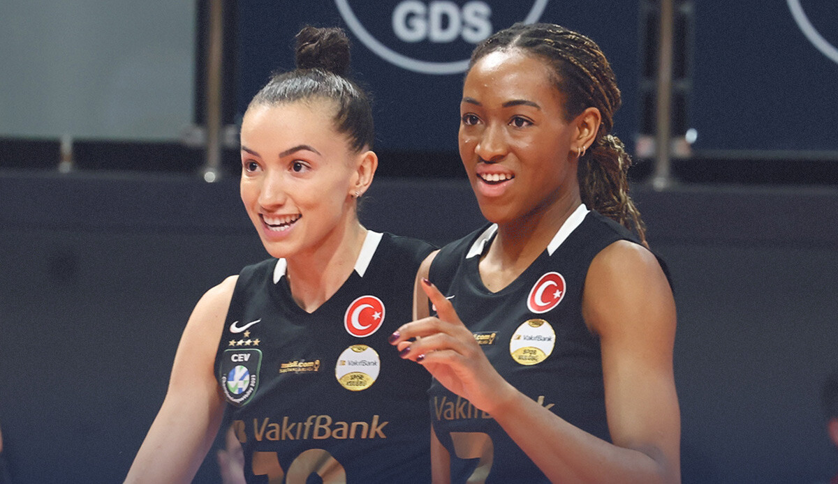 Kupa Voley'de dörtlü final heyecanı! Vakıfbank, Galatasaray'a set vermedi Kupa Voley'de dörtlü final heyecanı! Vakıfbank, Galatasaray'a set vermedi
