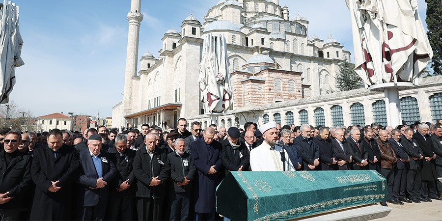 Cumhurbaşkanı Erdoğan, Kemal Coşkun'un cenaze törenine katıldı Cumhurbaşkanı Erdoğan, Kemal Coşkun'un cenaze törenine katıldı