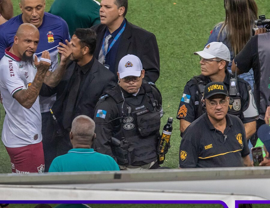 Şampiyonluk maçında Felipe Melo çıldırdı! Galatasaray'ın eski yıldızı kırmızı kart görünce kendinden geçti Şampiyonluk maçında Felipe Melo çıldırdı! Galatasaray'ın eski yıldızı kırmızı kart görünce kendinden geçti
