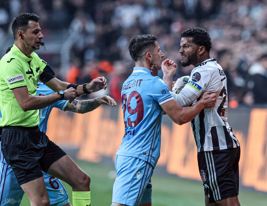 Taraftar bağrına basmıştı ama Şenol Güneş biletini kesti! Beşiktaş yıldız ismi gönderme kararı aldı Taraftar bağrına basmıştı ama Şenol Güneş biletini kesti! Beşiktaş yıldız ismi gönderme kararı aldı