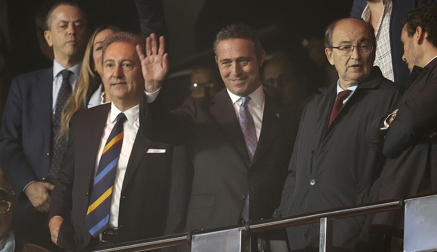 İspanyol polisi Fenerbahçe taraftarlarına saldırdı, Sevilla'da yaralılar var!