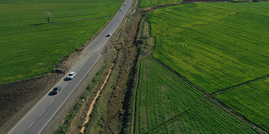 Ürküten görüntü: Depremde hasar gören yollar çöküp, 4 metre kaydı!
