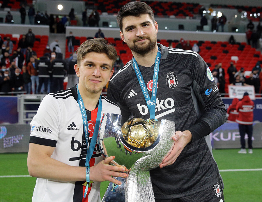 Ersin Destanoğlu Beşiktaş'a veda ediyor! Kazandıracağı bonservis belli oldu Ersin Destanoğlu Beşiktaş'a veda ediyor! Kazandıracağı bonservis belli oldu