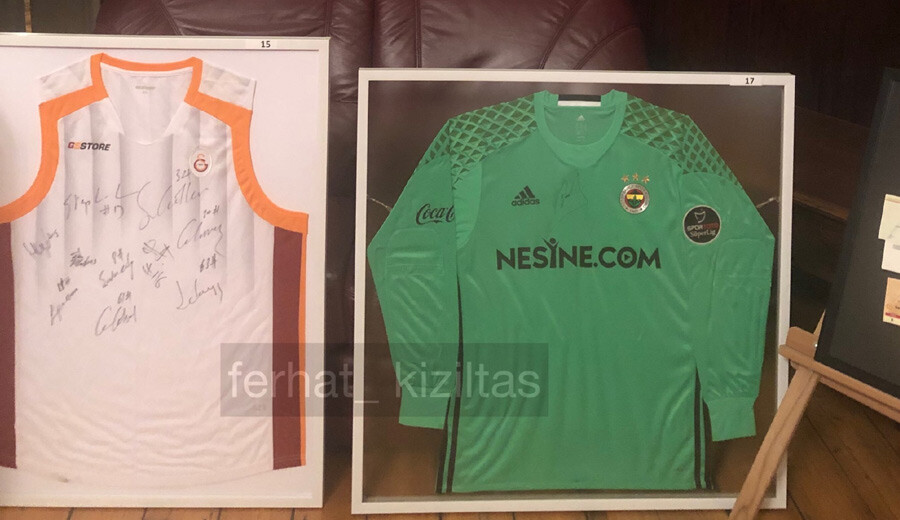 Galatasaray Lisesi’nde depremzedelere yardım için düzenlenen müzayedede hangi forma kaça satıldı? Kim aldı?