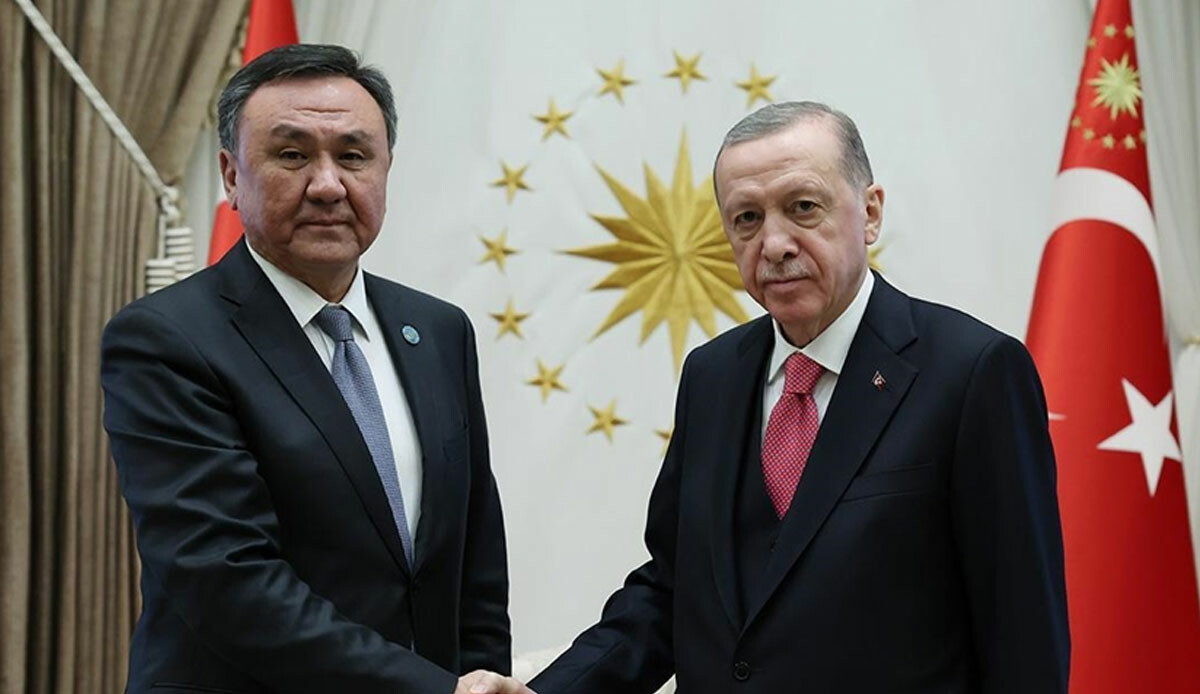 Cumhurbaşkanı Erdoğan, TDT Genel Sekreteri Kubanıçbek Ömüraliyev’i kabul etti Cumhurbaşkanı Erdoğan, TDT Genel Sekreteri Kubanıçbek Ömüraliyev’i kabul etti
