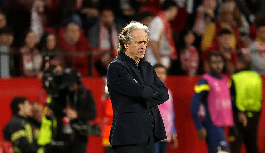 Böyle de kaybetmek olmaz ki! Fenerbahçe Sevilla'yı salladı ama yıkamadı Böyle de kaybetmek olmaz ki! Fenerbahçe Sevilla'yı salladı ama yıkamadı