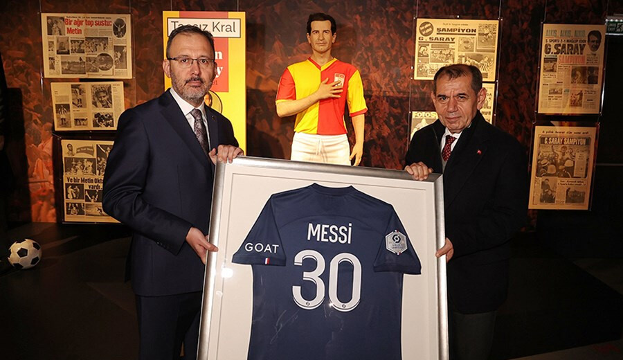 Dursun Özbek açıkladı; "Birlikte 1905" kampanyası başlatan Galatasaray deprem bölgesine 250 konut ve 10 okul yapacak