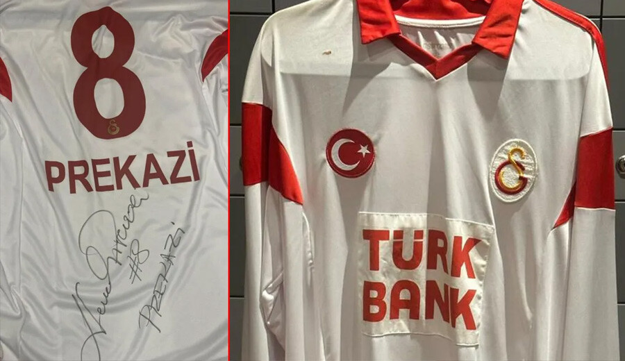 <p>Galatasaray efsanesi Cevad Prekazi'nin Monaco'ya gol attığı unutulmaz maçta giydiği imzalı formasını 500 Bin TL'ye Erden Timur satın aldı.</p>