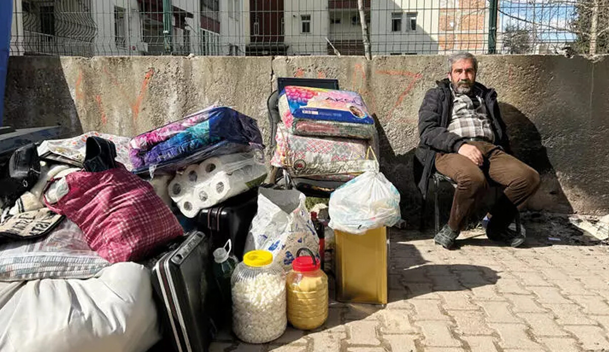 Tersine göç başladı, bir haftada 200 bin depremzede geri dönü Tersine göç başladı, bir haftada 200 bin depremzede geri dönü
