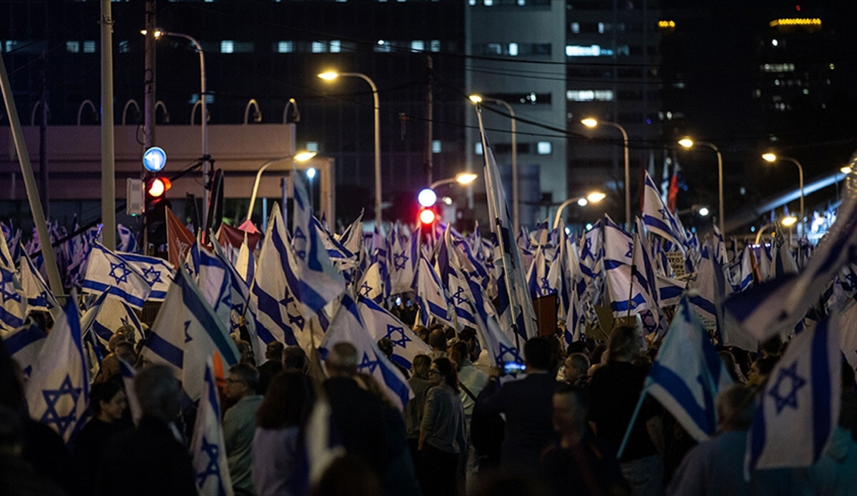 Yargı reformu protestoları 10. haftasında: Netanyahu karşıtları meydanlara indi Yargı reformu protestoları 10. haftasında: Netanyahu karşıtları meydanlara indi