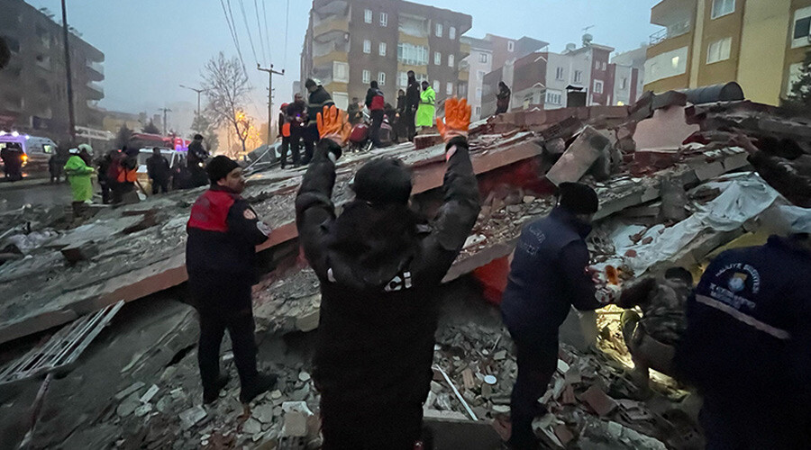Son dakika!  AFAD Başkanı Sezer acı bilançoyu açıkladı: Depremde can kaybı 47 bin 975'e yükseldi Son dakika!  AFAD Başkanı Sezer acı bilançoyu açıkladı: Depremde can kaybı 47 bin 975'e yükseldi