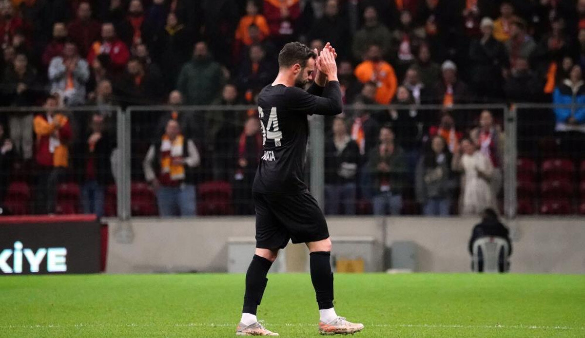 Juan Mata Galatasaray-Kasımpaşa maçında sakatlandı