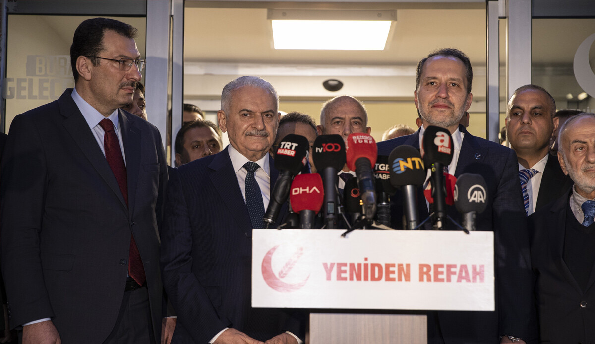 AK Parti'den Yeniden Refah'a davet: Birlikte yol yürüyelim AK Parti'den Yeniden Refah'a davet: Birlikte yol yürüyelim