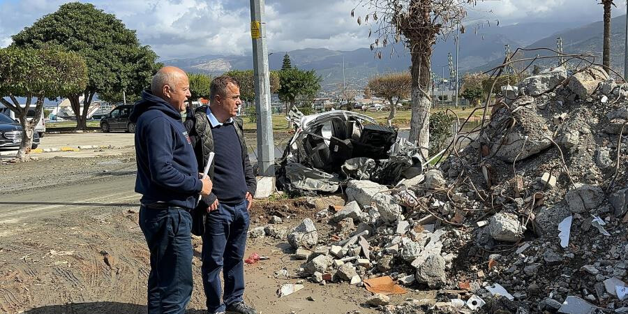 İskenderun’da deprem sonrası ortaya çıktı: Sahilde bir metre çökme var, kıyı ile deniz birbirine girdi İskenderun’da deprem sonrası ortaya çıktı: Sahilde bir metre çökme var, kıyı ile deniz birbirine girdi