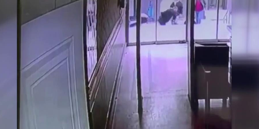 İstanbul'da kadın cinayeti: Rezidans girişinde sevgilisini bıçakladı İstanbul'da kadın cinayeti: Rezidans girişinde sevgilisini bıçakladı