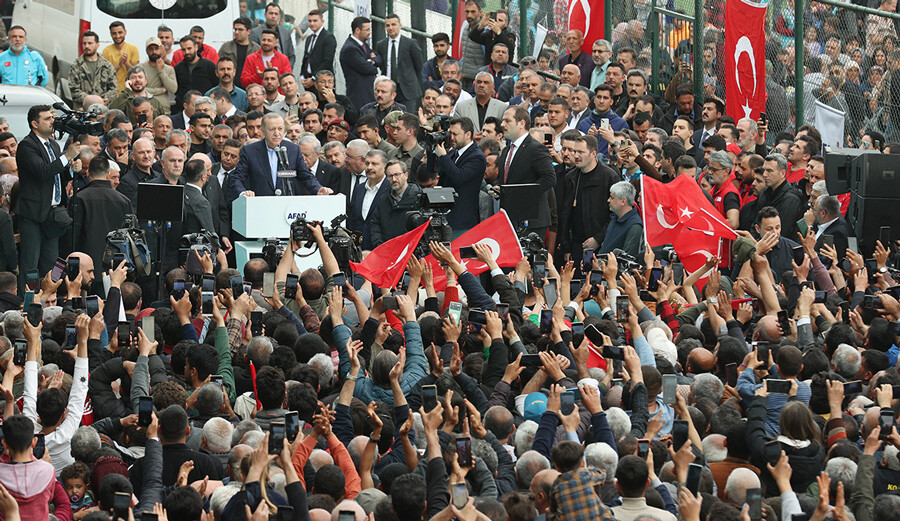 Son dakika: Cumhurbaşkanı Erdoğan: Hatay'da 183 bin konut ve 15 bin köy evi yapmayı planlıyoruz Son dakika: Cumhurbaşkanı Erdoğan: Hatay'da 183 bin konut ve 15 bin köy evi yapmayı planlıyoruz
