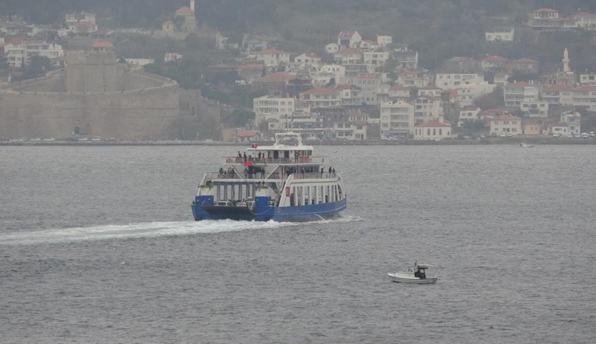 Yola çıkacaklar dikkat! Bozcaada’ya yarınki bazı feribot seferleri iptal edildi Yola çıkacaklar dikkat! Bozcaada’ya yarınki bazı feribot seferleri iptal edildi
