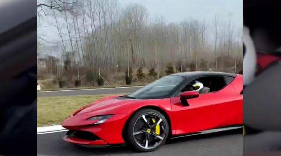 Sofuoğlu’nun oğlu minik Zayn sınırları zorladı: Ferrari’yle pistin tozunu attırdı Sofuoğlu’nun oğlu minik Zayn sınırları zorladı: Ferrari’yle pistin tozunu attırdı