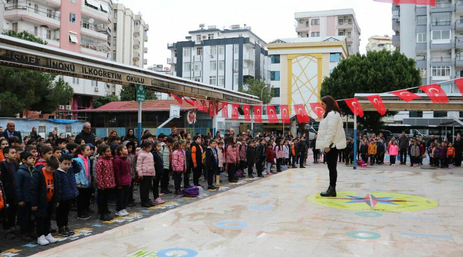 Deprem sonrası Adana’da da eğitime yeniden başlandı Deprem sonrası Adana’da da eğitime yeniden başlandı