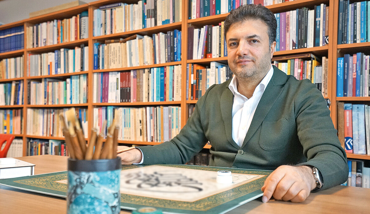 Fatih Özkafa: Bir gün yazmasam elimden anlaşılıyor Fatih Özkafa: Bir gün yazmasam elimden anlaşılıyor
