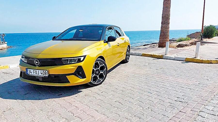 Opel Astra yeni sayfa açtı: Sadeliğin zarafeti Opel Astra yeni sayfa açtı: Sadeliğin zarafeti