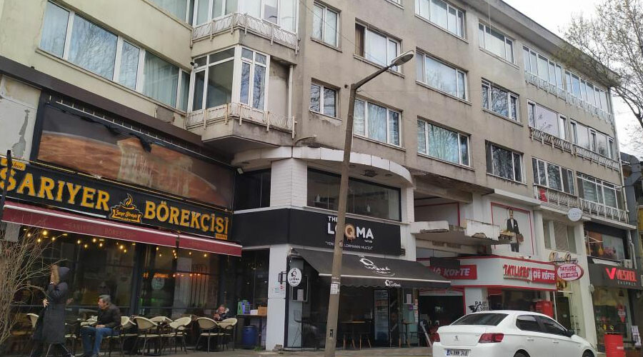 İstanbul’da tedirgin eden görüntü… Pasajın kolonları patladı, yönetici ‘tehlike yok’ dedi