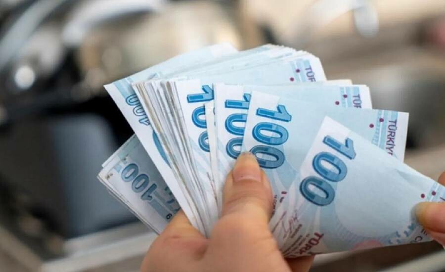 Milyonlarca emekli sıraya girdi! O banka emeklilere karşılıksız 8.500 TL veriyor