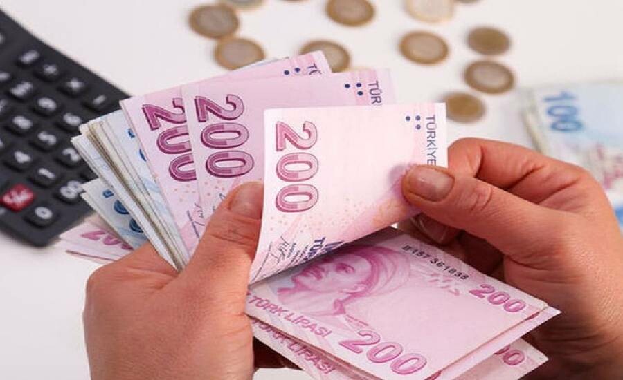 Milyonlarca emekli sıraya girdi! O banka emeklilere karşılıksız 8.500 TL veriyor