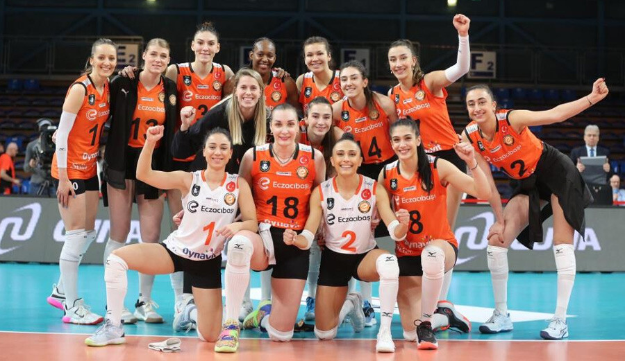 Eczacıbaşı Dynavit Polonya deplasmanından galibiyetle döndü, yarı final yolunu yarıladı Eczacıbaşı Dynavit Polonya deplasmanından galibiyetle döndü, yarı final yolunu yarıladı