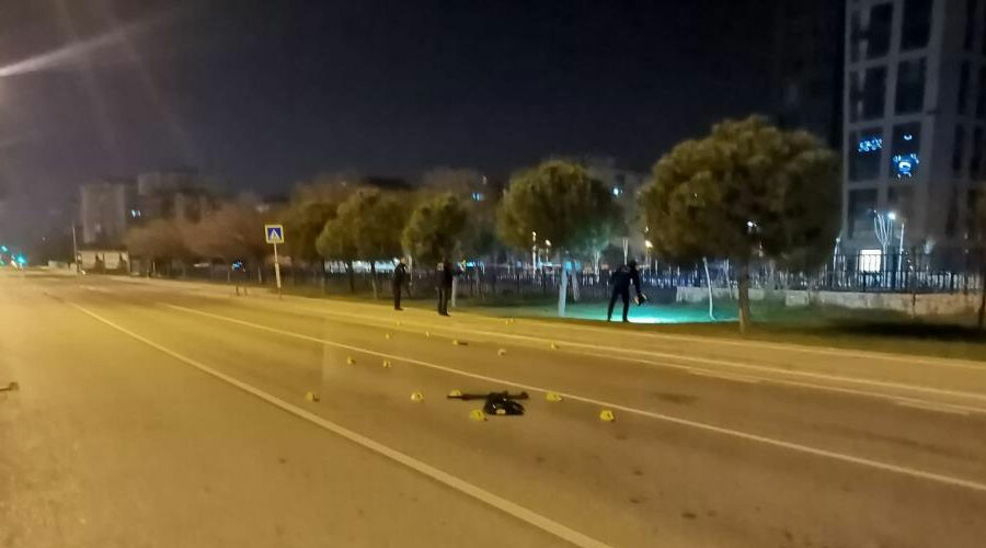 İzmir’de sıcak dakikalar: Randevu alamıyorum dedi tüfekle dehşet saçtı! İzmir’de sıcak dakikalar: Randevu alamıyorum dedi tüfekle dehşet saçtı!