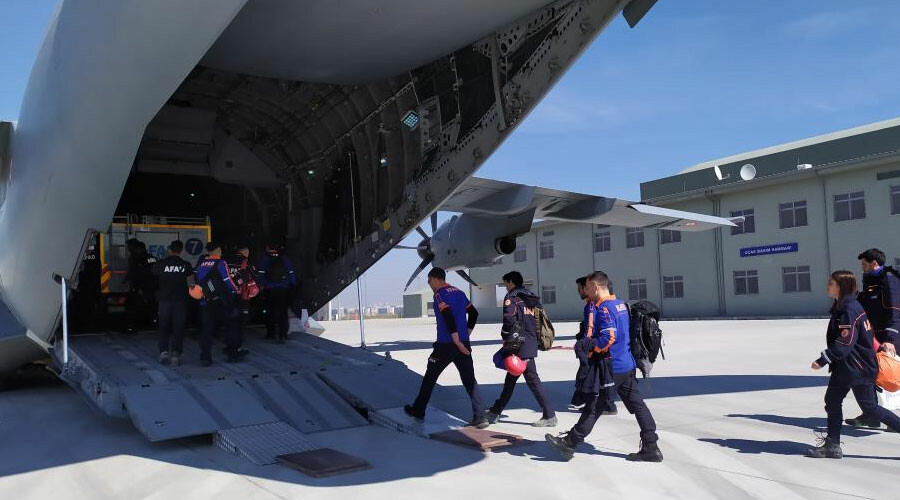 Deprem bölgesi Şanlıurfa, Adıyaman ve Malatya bu defa sele teslim! Caddeler göle döndü, hastaneleri su bastı, eğitime ara verildi: Can kaybı artıyor