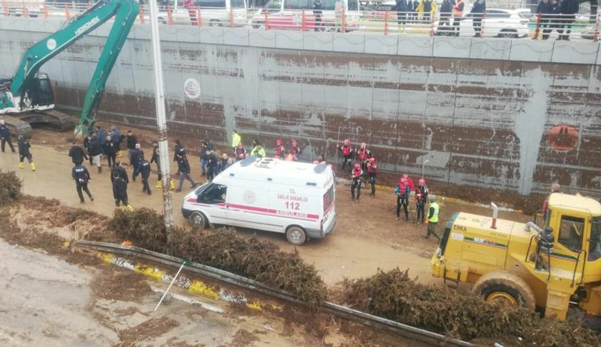 Son dakika... Deprem bölgesinde sel felaketi! Acı bilanço: Can kaybı 17'ye yükseldi Son dakika... Deprem bölgesinde sel felaketi! Acı bilanço: Can kaybı 17'ye yükseldi