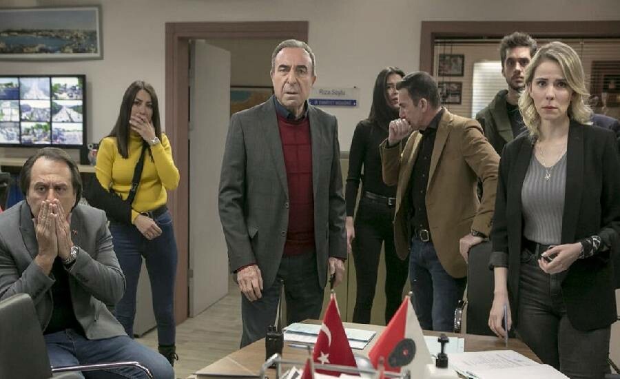 Arka Sokaklar dizisi bu yüzden yayından kaldırılmış! Hülya Avşar ve Hamdi Alkan’ın yeni projesi gündem oldu