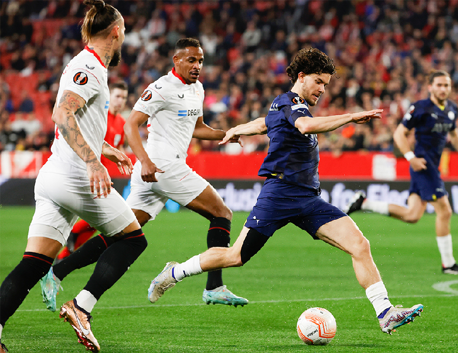 Jesus inadından vazgeçti! Sevilla maçı öncesi Fenerbahçe'de sürpriz gelişme Jesus inadından vazgeçti! Sevilla maçı öncesi Fenerbahçe'de sürpriz gelişme