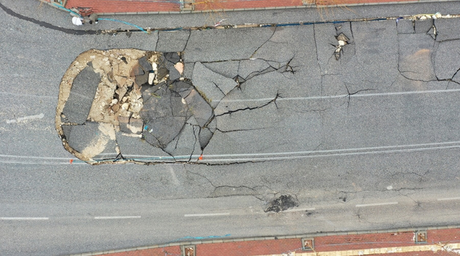 Şanlıurfa'da korkutan görüntü: Sel yolu adeta oydu