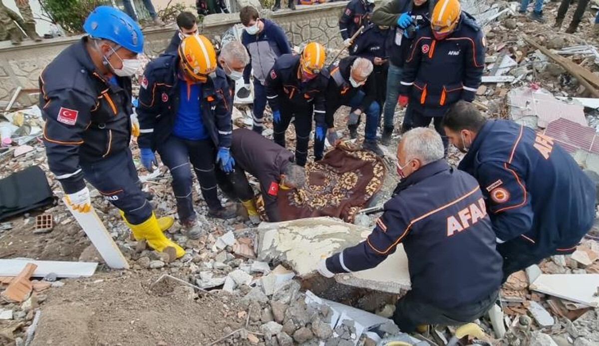 Kahreden haber depremden 40 gün sonra geldi: Enkazdan cansız bedeni çıkarıldı Kahreden haber depremden 40 gün sonra geldi: Enkazdan cansız bedeni çıkarıldı