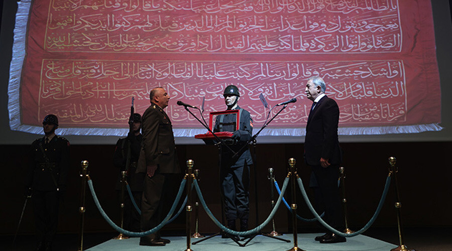 Son dakika: Bakan Akar açıkladı: YPG destekçileri teröristlere helikopter vererek bir kez daha suçüstü yakalandı