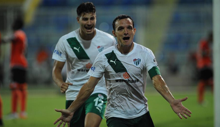 Pablo Martin Batalla Bursa’ya Nilüfer Belediye Futbol SK'nın teknik direktörü olarak döndü