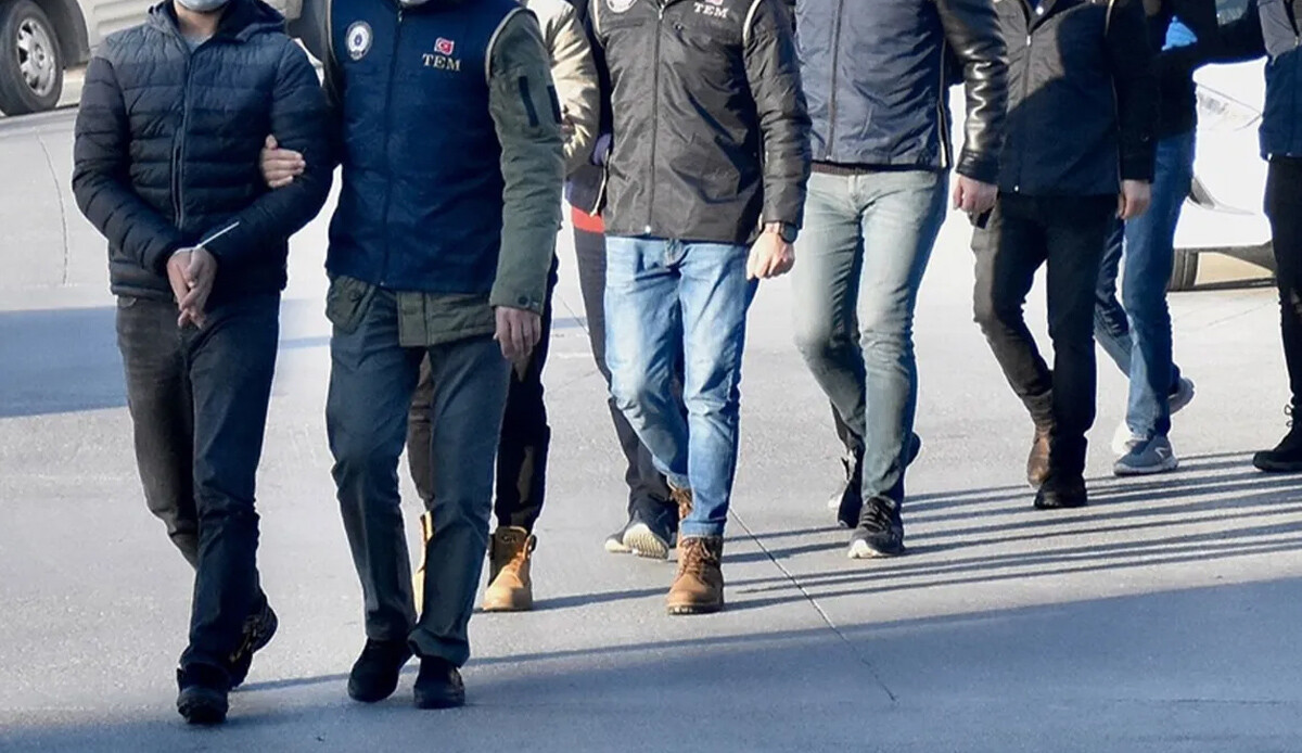 Edirne ve İstanbul&#039;da FETÖ operasyonu: 7 şüpheli gözaltına alındı