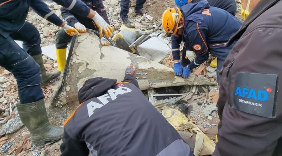 Kahreden haber depremden 40 gün sonra geldi: Enkazdan cansız bedeni çıkarıldı Kahreden haber depremden 40 gün sonra geldi: Enkazdan cansız bedeni çıkarıldı