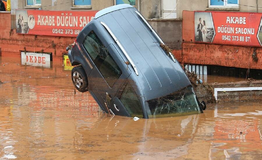 Felaketler üst üste gelebilir! Uzman isim uyardı: Sel ve taşkına karşı dikkat edin